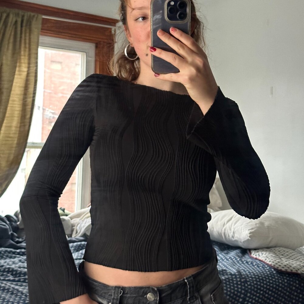 Flattering black textured top